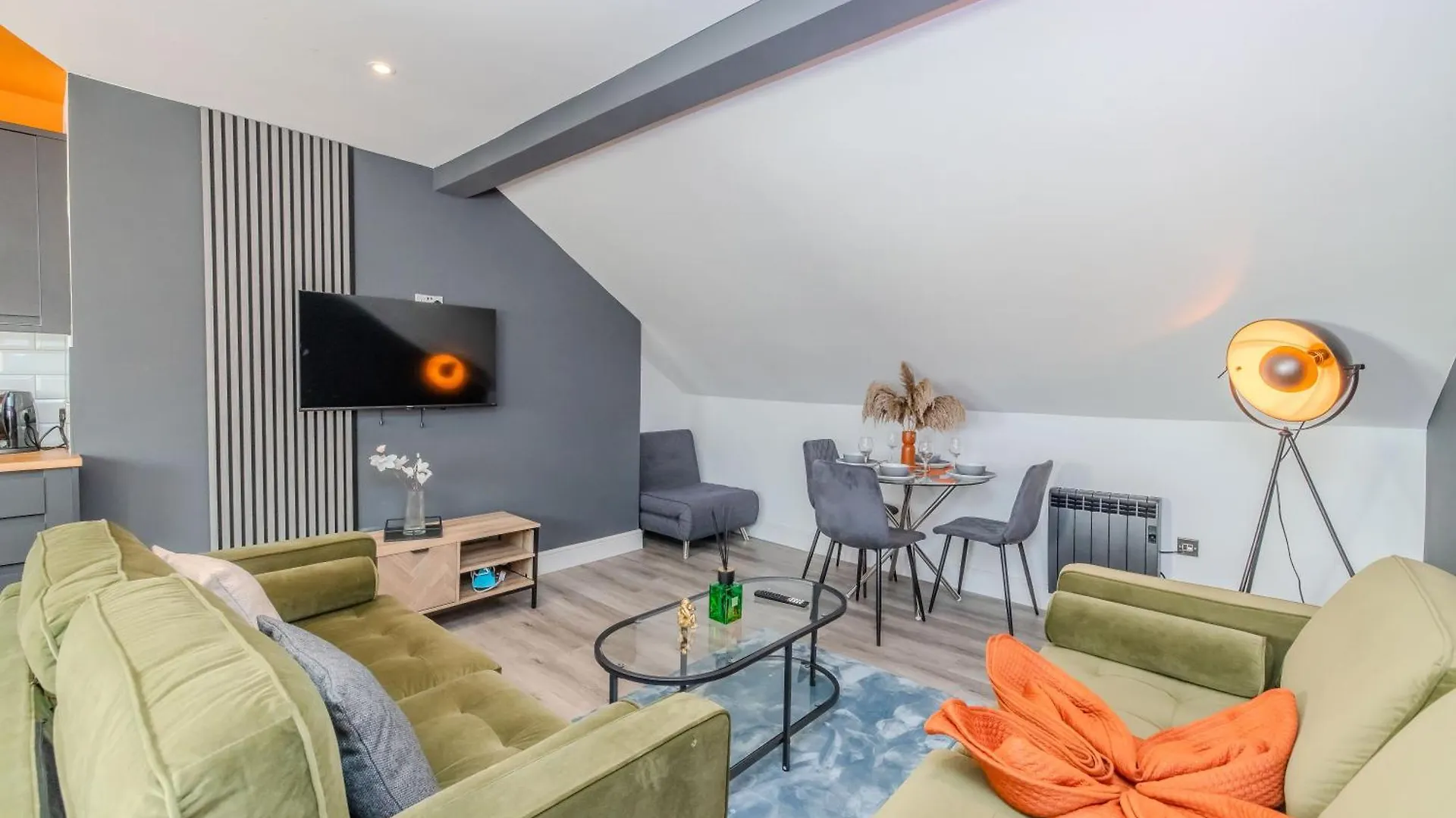 Apartment Stylish 2-Br Apt For 7 Guests Plus Free Parking In Church Road Brighton United Kingdom
